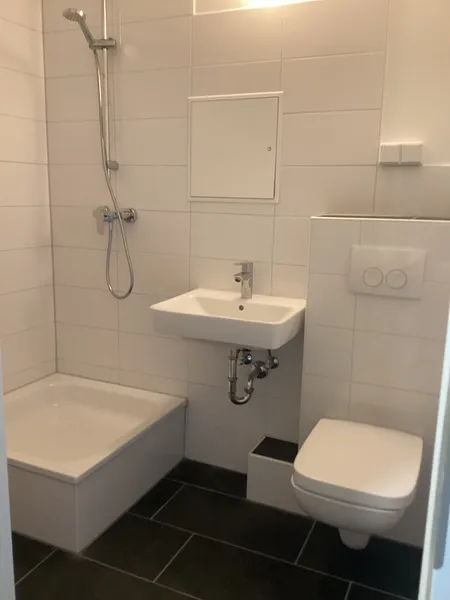 Renovieren ganz nach Ihrem Geschmack - 1 Zimmer-Single-Wohnung — photo 1